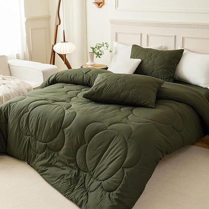 CLOTHKNOW Dark Green King Size Comforter Set 3Pcs Daisy Puff Bedding Comforter Sets Soft Army Green Comforter Boho Comforter with 2 x Pillow Cases