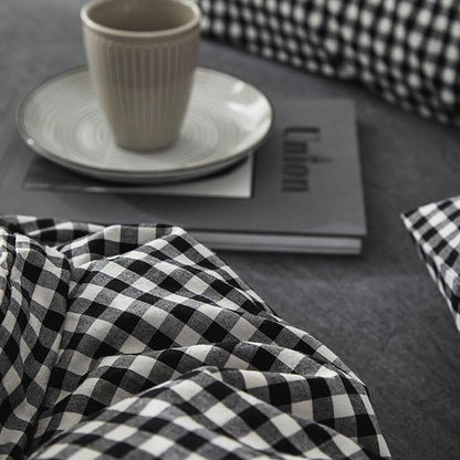 mixinni Black Gingham Comforter Set Queen, Plaid Comforter Set 3 Pieces 1 Black Grid Comfoter with 2 Pillow Cases for All Seasons, Soft Fluffy Modern Grid Pattern Printed Bedding-Queen Size