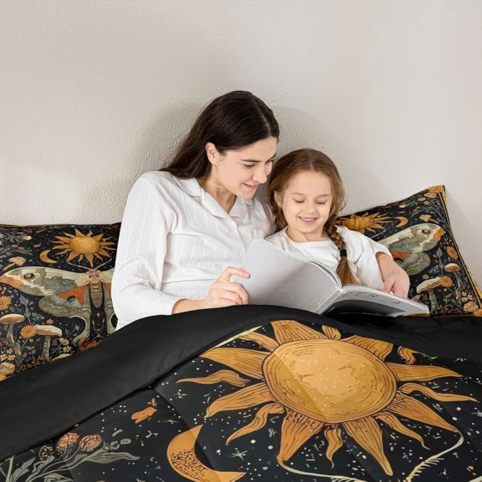 Erosebridal Mystical Luna Moth Comforter Set Toddler, Halloween Moth Mushroom Bedding Set, Bohemia Floral Black Comforter for Teens Women Men for Boho Room Decor, Vintage Aesthetic Quilt