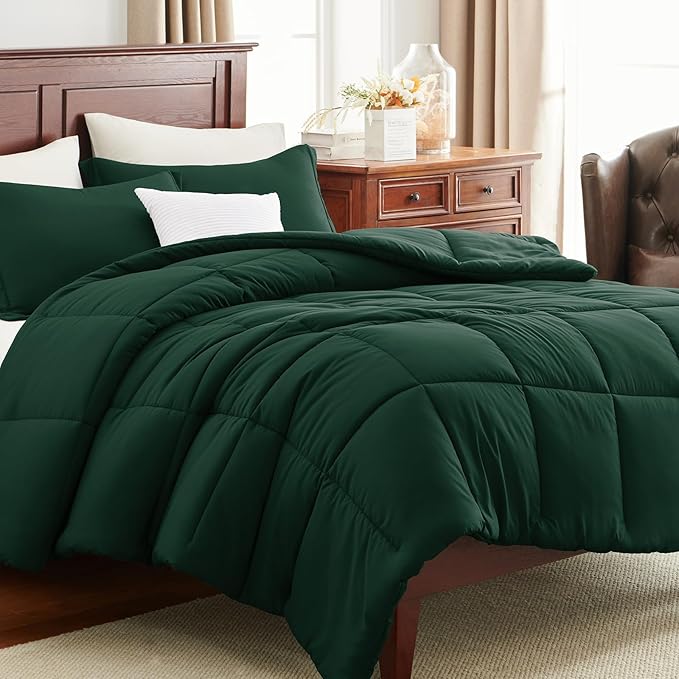 CozyLux Queen Comforter Set - Emerald Green Comforters Queen Size, 3 Pieces Box Stitched Bed Set for All Seasons, Soft Lightweight Bedding Sets with 1 Down Alternative Comforter and 2 Pillow Shams