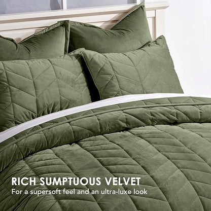 EVERGRACE 3 Pieces Luxurious Velvet King Quilts, Ultra Soft Lightweight Velvet Comforter Set, Matelasse Oversized Bedspread Coverlet for All Season with 2 Shams, Olive Green, 108"x96"