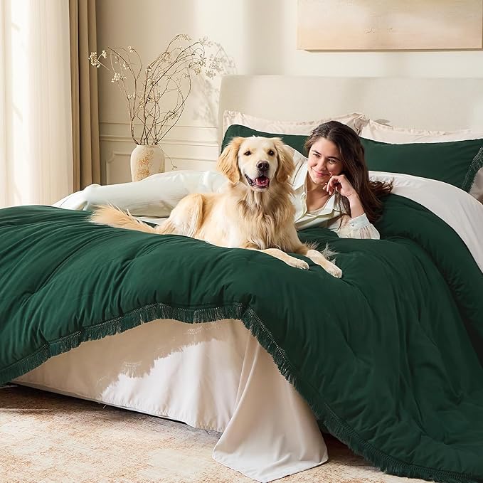 Andency Dark Emerald Green Comforter Set Full, 3 Pieces Boho Lightweight Forest Bedding Comforter Sets, All Season Fluffy Tassel Bed Set (79x90In Comforter & 2 Pillowcases)