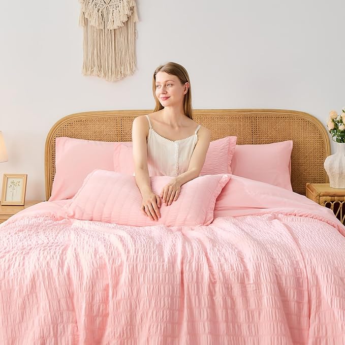 FUANNA Pink King Size Comforter Set 7 Pieces, Luxury Seersucker Bed in a Bag King for All Seasons, Soft King Bedding Set with Comforter, Flat Sheet, Fitted Sheet, Pillowcases & Shams for Bedroom