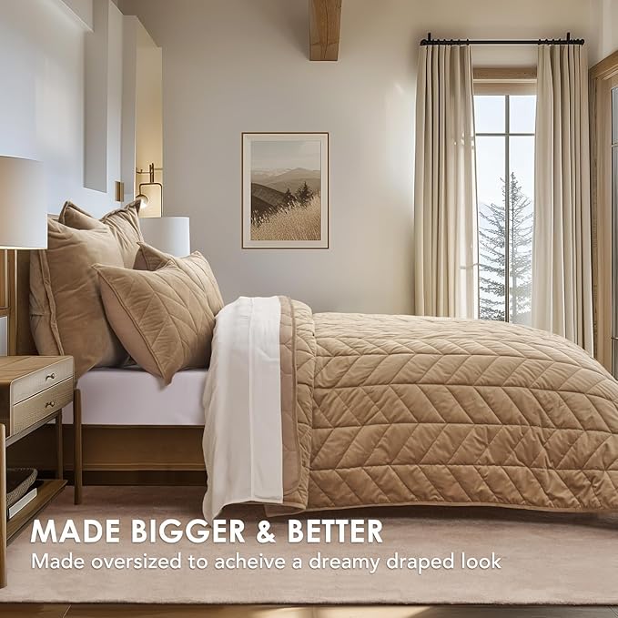 EVERGRACE 3 Pieces Luxurious Velvet King Quilts, Ultra Soft Lightweight Velvet Comforter Set, Matelasse Oversized Diamond Bedspread Coverlet for All Season with 2 Shams, Khaki Tan, 108"x96"