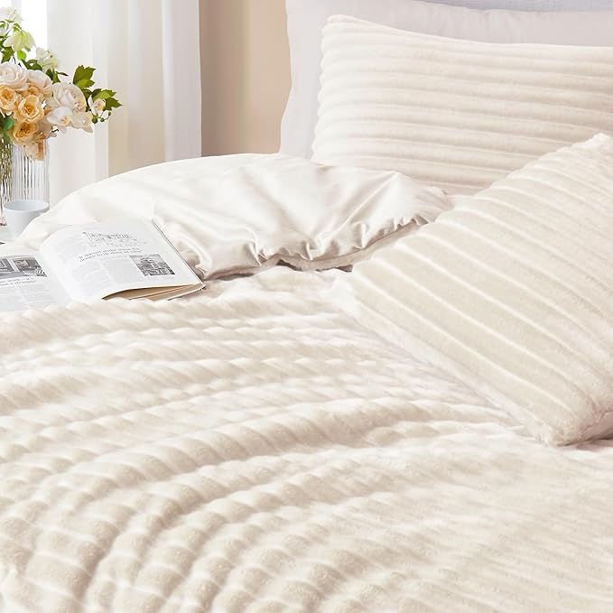Geniospin Fleece King Size Comforter Set, Soft Fuzzy Fleece King Bedding Set, 3-Pieces White Comforter Set for All Season, Warm Fluffy Comforter with 2 Pillow Cases
