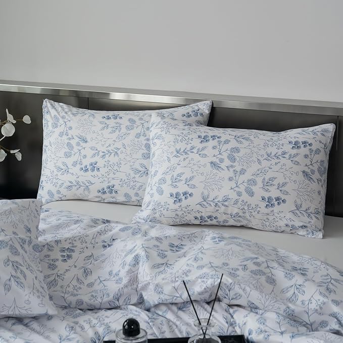 Queen Floral Comforter Set 3 Pieces Soft Cute Bedding Blue Flower Print Botanical Garden Style Comforter and 2 Pillowcases