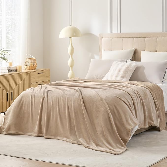 Hansleep Fleece Light Camel Throw Blanket, Super Soft Flannel Fuzzy Plush Cozy Blanket for All Seasons, Light Camel, Throw 50x60 Inches
