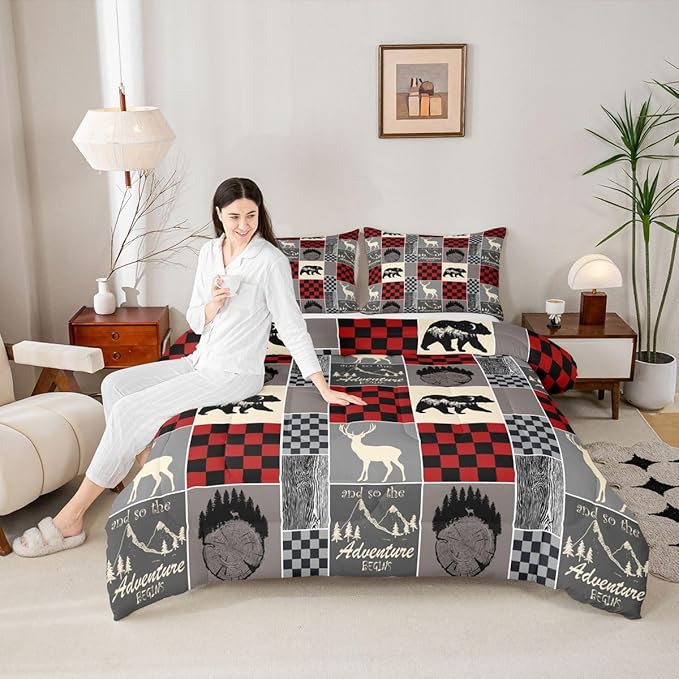 Rustic Cabin Bear Deer Bedding Set, Retro Wooden Barn Door Comforter Set Wild Animals Adventure Camping Patchwork Quilt Vintage Farm Country Bedding Comforter Sets Lodge Decor For The Home, Full