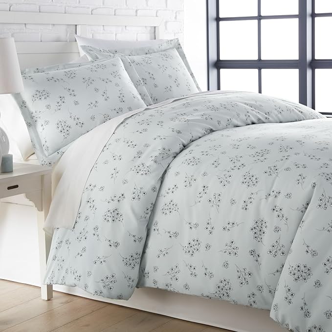 Southshore Fine Living, Inc. 3-Piece Comforter Full Size Set, Down Alternative All-Season Floral Comforter with Matching Shams, Soft Flowered Bedspread, Full or Queen Bedding, Sweet Florals Blue