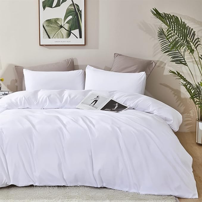 KAREVER White Fluffy Comforter King Women Soft Bedding King Size White Blanket Men 3 PCs Comforter Set 1 King Size Comforter(104x90 inches) with 2 Pillowcases (20x36 inches)