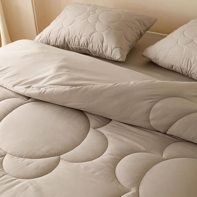 CLOTHKNOW Beige Coffee Daisy Puff Comforter Set California King 3Pcs Light Khaki Bedding Comforter Sets Floral Comforter Tan Bed Comforter Soft Oatmeal Comforter Cal King