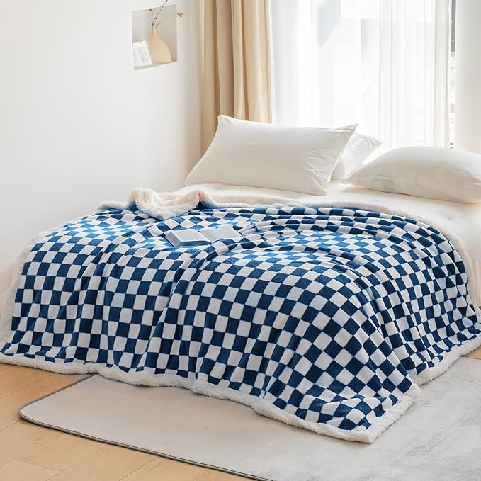 LOMAO Sherpa Throw Blanket Fleece Blanket with Checkered Pattern Soft Thick Blanket for Couch, Bed, Sofa Luxurious Warm and Cozy for All Seasons (Navy, 51"x63")