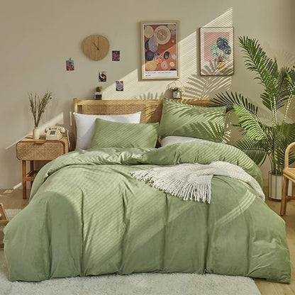 KAREVER Sage Velvet Comforter Sets Solid Sage Green Flannel Bedding Set 3 Pieces Comforter Set Twin XL Size Sage Green Blanket Warm Winter Bedding Set(Sage Velvet, Twin(68'' 90''))
