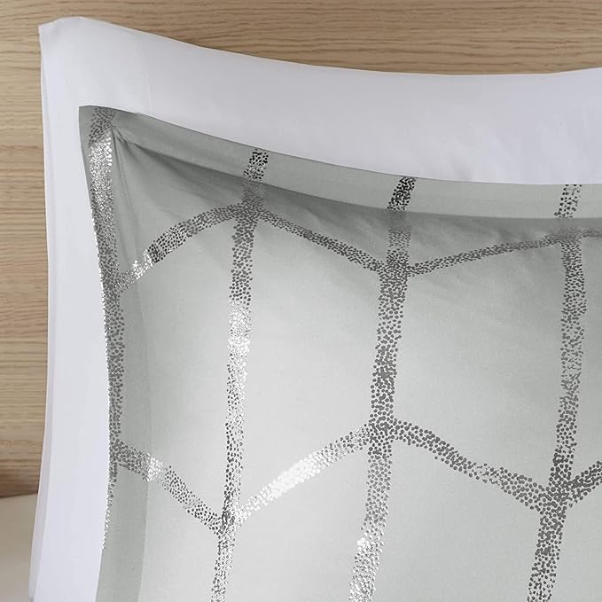 Intelligent Design Raina Full/Queen Comforter Set, Soft Microfiber, Modern Geometric Metallic Bed Set, 5 Pieces College Bedding with 2 Shams, 2 Toss Pillows Grey/Silver