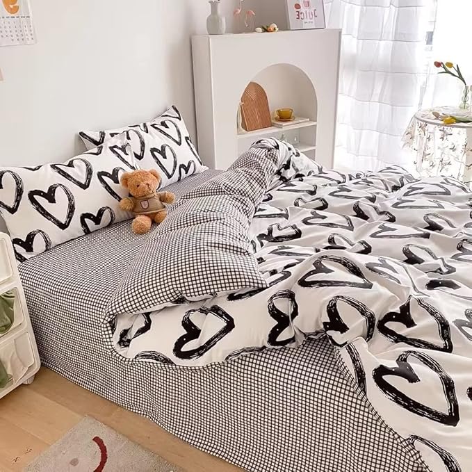 CLOTHKNOW Black White Twin/Twin XL Comforter Set Love Shaped Bedding Comforter Sets Black Grid Comforter Kawaii Comforter with 2 x Pillow Cases