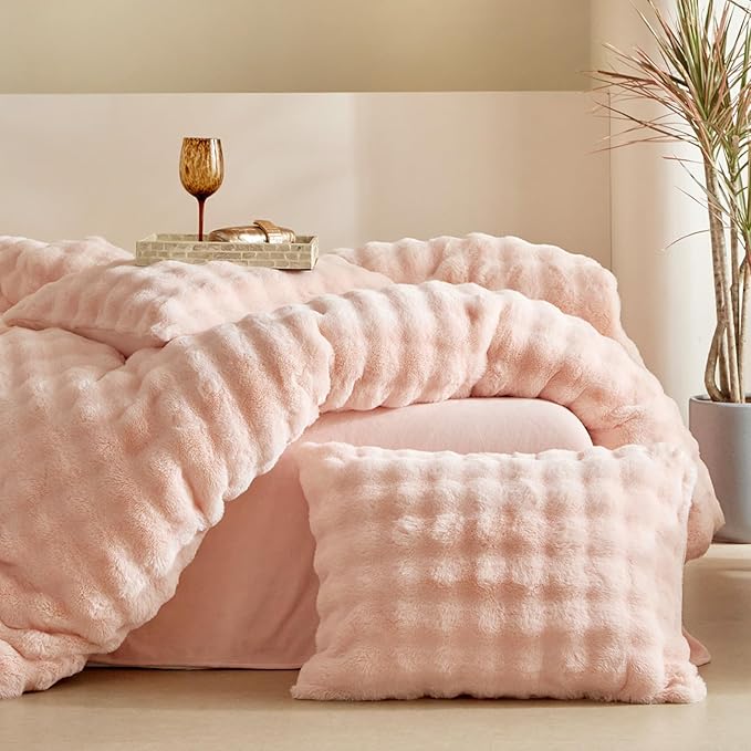 Tokokimo Faux Fur Comforter Set King Size, Ultra Soft Reversible Heavyweight Fluffy Bedding, Extra Warm Winter Comforter with 2 Pillow Cases, All Season Fuzzy Comforter Set, Pink
