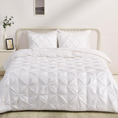 Amazon Basics Soft, Lightweight Down-Alternative Comforter Set, 3-Piece Pinch-Pleat Bedding Set with Piped Edges, Full/Queen Size, Bright White