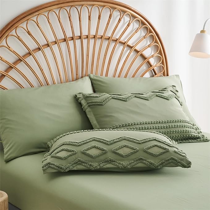 Sage Green Tufted Comforter Set Queen Size 7 Piece Bed in a Bag, Shabby Chic Boho Comforter and Sheet Set, Pom Pom Textured Bed Set, All Season Soft Microfiber Complete Bedding Set(Green,Queen)
