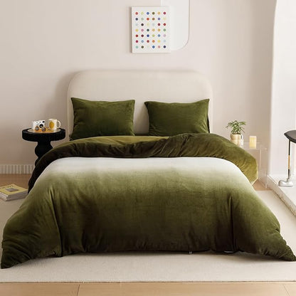 KAREVER Green White Comforter Set Velvet Full Gradient Olive Green Bedding Comforter Women Plain White and Army Green Gradient Soft Quilt Flannel Dark Green Comforter Warm Full Bed Comforter