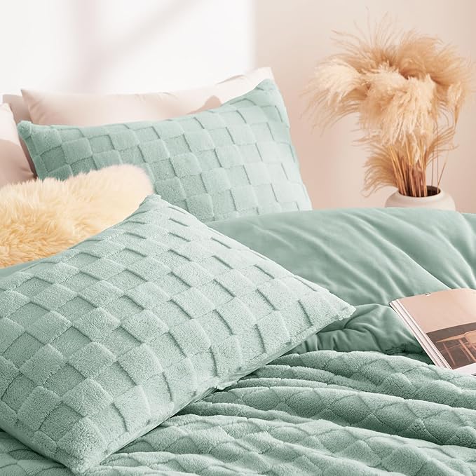 CozyLux Fleece Queen Comforter Set Sage Green,Super Soft & Warm Fluffy Bedding with Checkered Pattern,Luxury Fuzzy Heavy Bed Set for Winter,3 Pieces,1 Comforter and 2 Pillowcases