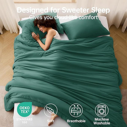 MUXHOMO Queen Comforter Set, All Season Ultra Soft Down Alternative Bedding - 3 Piece Lightweight Bed Set Includes 1 Comforter (90"x90") and 2 Pillow Shams (20"x26"), Emerald Green