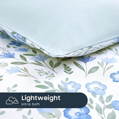 Wake In Cloud - Floral Comforter Set, Farmhouse Cottagecore Style with Romantic Garden Wildflowers and Leaves Pattern, Soft Lightweight Bedding, 3 Pieces, Blue White, Twin/Twin XL Size