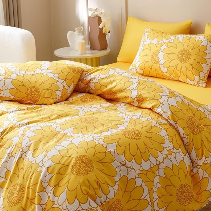 CLOTHKNOW Yellow White Sunflower King Size Comforter Set 3Pcs Floral Bedding Comforter Sets Boho Comforter Women Girls Comforter with 2 x Pillow Cases