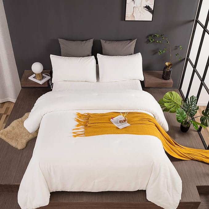CLOTHKNOW White Fluffy Full Size Comforter Sets Velvet Bedding Comforter Sets Soft Flannel White Comforter with 2 x Pillow Cases All Season
