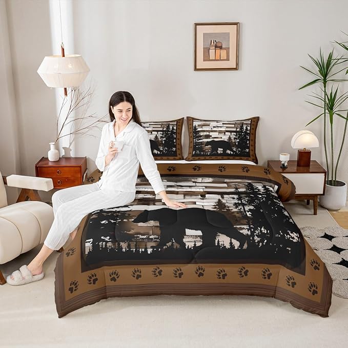 Feelyou Rustic Bear Bedding Set Wild Animals Hunt Comforter Set for Kids Boys Girls Brown Wooden Comforter Paw Print Quilt Set Bedroom Collection 3Pcs King Size