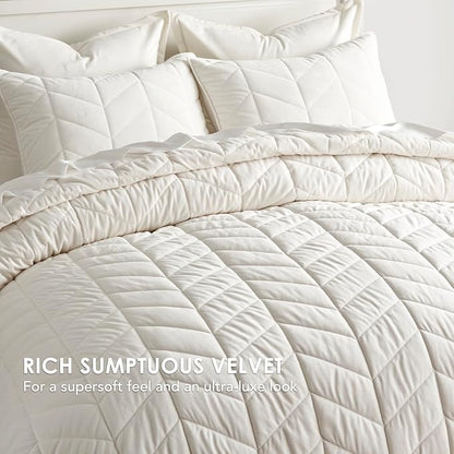 EVERGRACE 3 Pieces Luxurious Velvet King Quilts, Ultra Soft Lightweight Velvet Comforter Set, Matelasse Oversized Diamond Bedspread Coverlet for All Season with 2 Shams, Cream White, 108"x96"