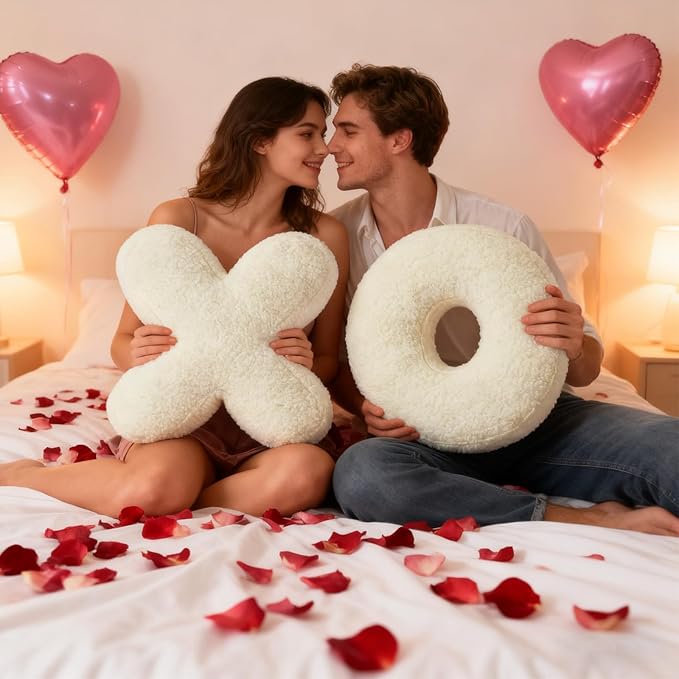 Cumule 2 Pcs Valentine's Day XO Pillow Plush White Cute Plush Soft Throw Pillows for Bedroom Living Room Plush White Cushion 14x14 Inch Cute Pillow for Cute Room Decorative Throw Pillow
