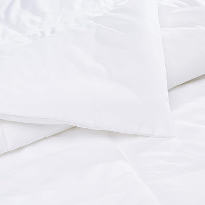 Amazon Basics Reversible Lightweight Microfiber All Season Comforter Blanket, Full/Queen, White