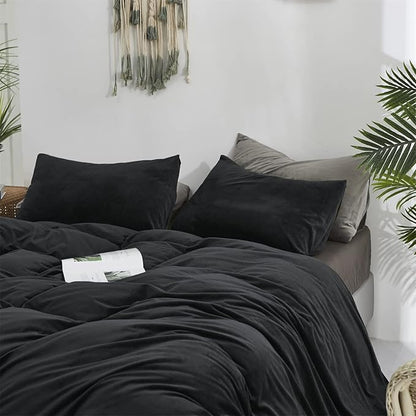 CLOTHKNOW Black Fluffy King Size Comforter Set Velvet Bedding Comforter Sets Soft Comforter Cozy Black Comforter with 2 x Pillow Cases