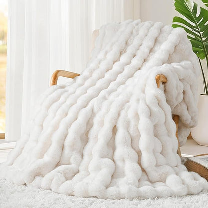 Touchat Luxury 1000GSM Rabbit Faux Fur Twin Blanket, Super Heavy Warm Cozy Beige Cream Blankets for Couch Bed Sofa, Ruched Plush Fuzzy Elegant Soft Reversible Mink Blanket for Living Room Bedroom