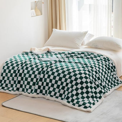 LOMAO Sherpa Throw Blanket Fleece Blanket with Checkered Pattern Soft Thick Blanket for Couch, Bed, Sofa Luxurious Warm and Cozy for All Seasons (Green, 60"x80")