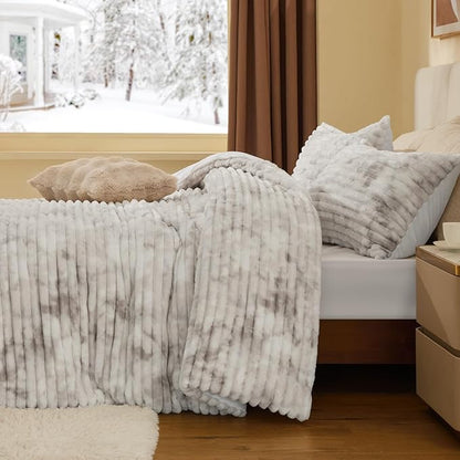 BEDELITE Fleece Full Comforter Set -Super Soft & Warm Fluffy Grey&White Bedding, Luxury Fuzzy Heavy Bed Set for Winter with 2 Pillow Cases