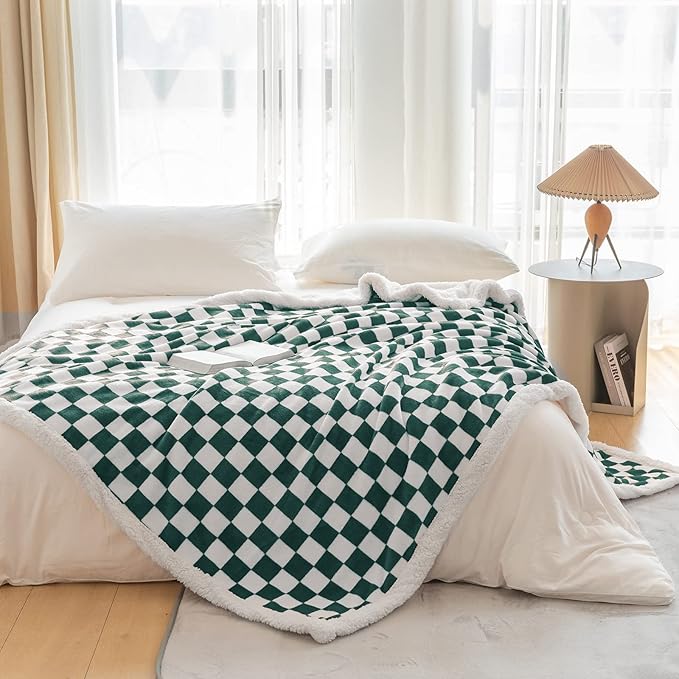 LOMAO Sherpa Throw Blanket Fleece Blanket with Checkered Pattern Soft Thick Blanket for Couch, Bed, Sofa Luxurious Warm and Cozy for All Seasons (Green, 60"x80")
