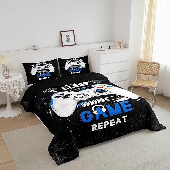 jejeloiu Eat Sleep Game Bedding Set King Size Cartoon Gamer Comforter Set for Kids Boys Girls Modern Game Duvet Set Black Blue Quilt Set 3Pcs