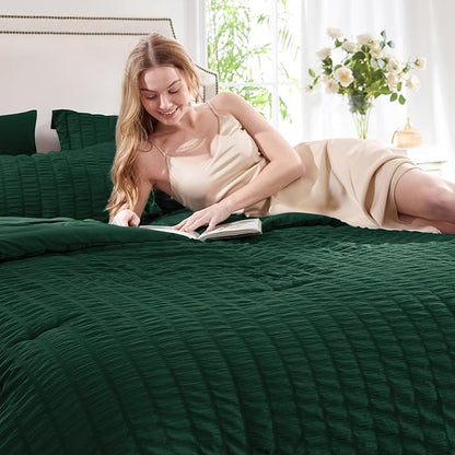 CozyLux King Size Comforter Set Emerald Green Seersucker 7 Pieces Bed in a Bag King Comforter Set with Sheets, Luxury Soft Bedding Set with Down Alternative Comforter, Sheets, Pillowcases & Shams