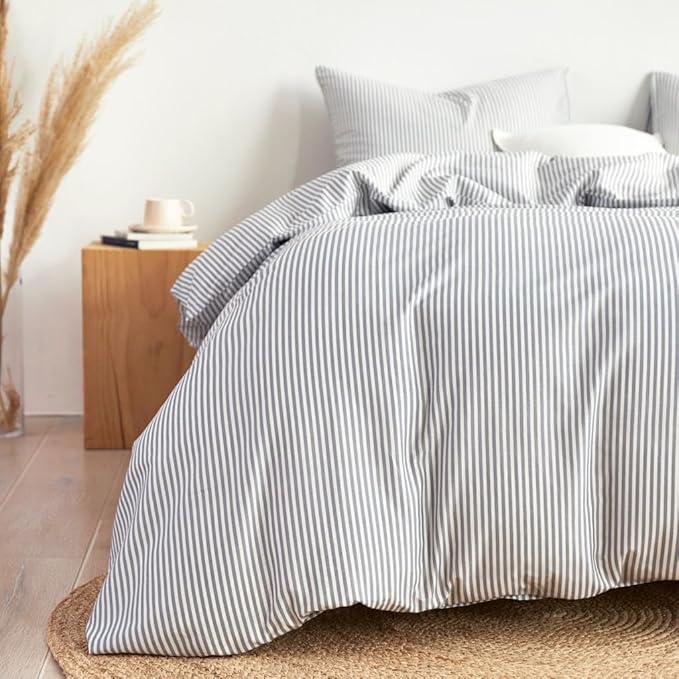 Wake In Cloud - Striped Comforter Set, 100% Cotton Fabric, Ticking Stripe Vertical Pinstripe Neutral Farmhouse Aesthetic, 3 Pieces Bedding Set, Gray, King Size