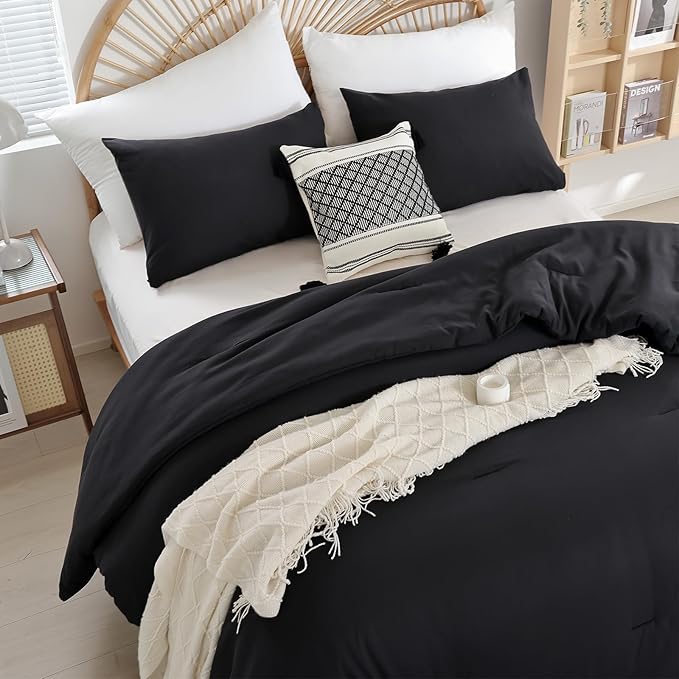 weigelia King Size Comforter Set Soft Microfiber 3 Piece Comforters Set for Men, Women Black Lightweight Alternative Comforter for All Season (1 Comforter, 2 Pillowcases)
