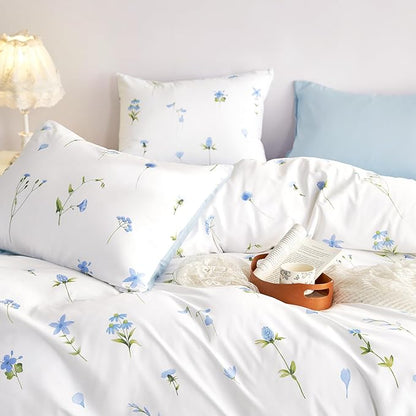 Wake In Cloud - Floral Comforter Set, Cottagecore Cute Aesthetic Watercolor Tiny Flowers and Leaves, Soft Lightweight Bedding for Women Teen Girls, 3 Pieces, Blue, Queen Size