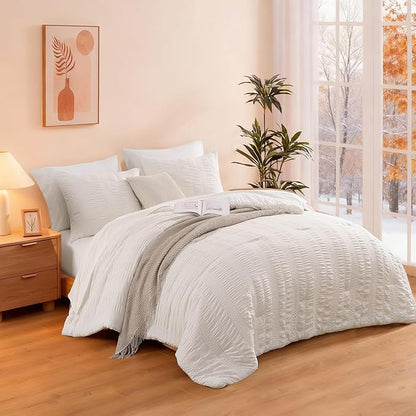 CASAAGUSTO Queen Comforter Set, 7 Pieces Snow White Seersucker Bed in a Bag Queen Size Soft All Seasons, Bedding Sets with Comforter, Flat Sheet, Fitted Sheet, 2 Pillow Shams, 2 Pillowcases
