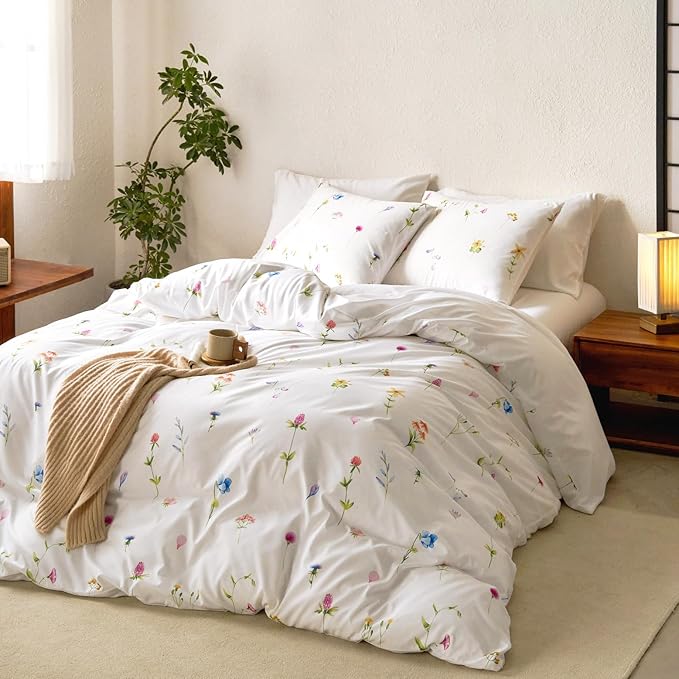 Wake In Cloud - Floral Comforter Set, Cottagecore Cute Aesthetic Watercolor Tiny Flowers and Leaves, Soft Lightweight Bedding for Women Teen Girls, 3 Pieces, White, Twin/Twin XL Size