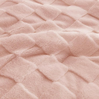 Litanika Fluffy Queen Size Comforter Set Pink，3 Pieces Warm Sherpa Fleece Winter Bedding Set, Jacquard Checkered Plush Fuzzy Blanket Bed Set(1 Comforter, 2 Pillowcases)