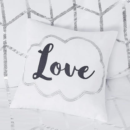 Intelligent Design Raina Twin / Twin XL Comforter Set, Soft Microfiber Comforter Set Twin, Modern Geometric Metallic Bed Set, 4 Pieces College Bedding Comforter Set with 1 Sham, 2 Toss Pillows White