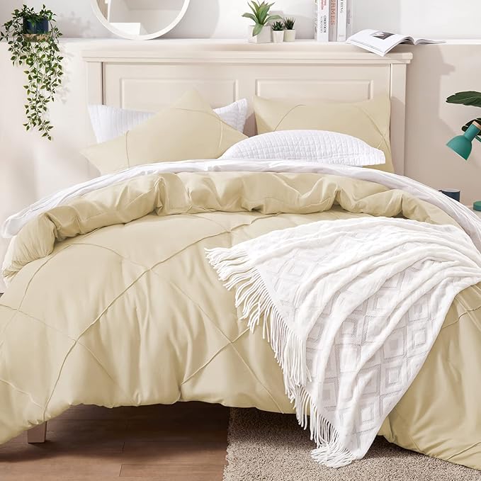 BYSURE 2 Pieces Twin Comforter Set(Beige), Lightweight Bedding Set with 2 Pillow Shams, Down Alternative Diamond Stitched Bedding Comforter for All Season