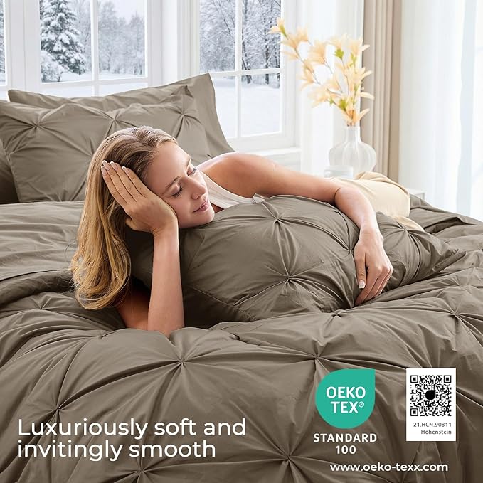 Sasttie Full Size Comforter Set, 7-Piece Bed in a Bag Double, Pintuck Bedding Set for All Season, Includes Comforter, Flat Sheet, Fitted Sheet, Pillowcases and Pillowshams, Brown