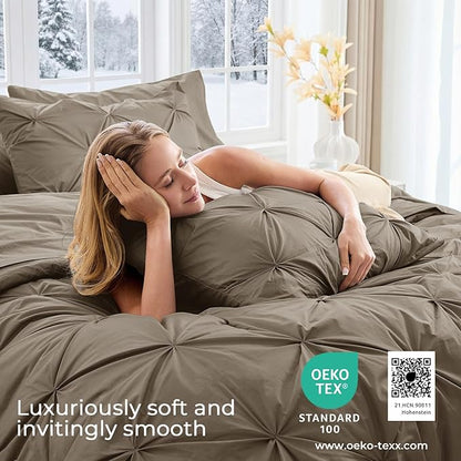 Sasttie Full Size Comforter Set, 7-Piece Bed in a Bag Double, Pintuck Bedding Set for All Season, Includes Comforter, Flat Sheet, Fitted Sheet, Pillowcases and Pillowshams, Brown