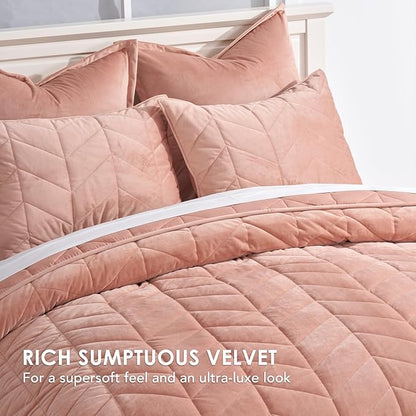 EVERGRACE 3 Pieces Luxurious Velvet King Quilts, Ultra Soft Lightweight Velvet Comforter Set, Matelasse Oversized Diamond Bedspread Coverlet for All Season with 2 Shams, Pink Clay, 108"x96"